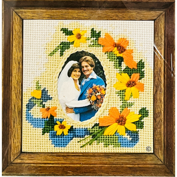 Sunset Needlepoint Kit Photo Frame Yellow Daisies 5614 Vintage Floral Sealed NOS - Picture 1 of 5
